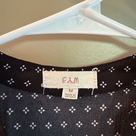 E&M Black & White Tank with tiny flowers and lace inlay - Picture 2 of 3